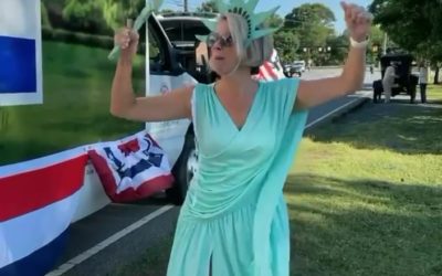 If Leigh can do this for Fourth of July, imagine what she will do to sell your house! 
.
#onecommunity #realtor